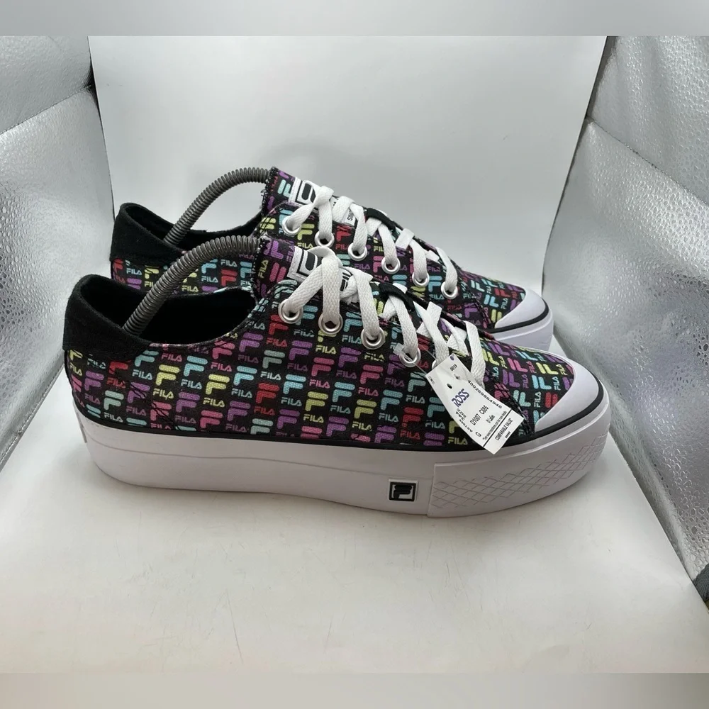 NEW! Fila platform women’s multicolor sneakers size 11